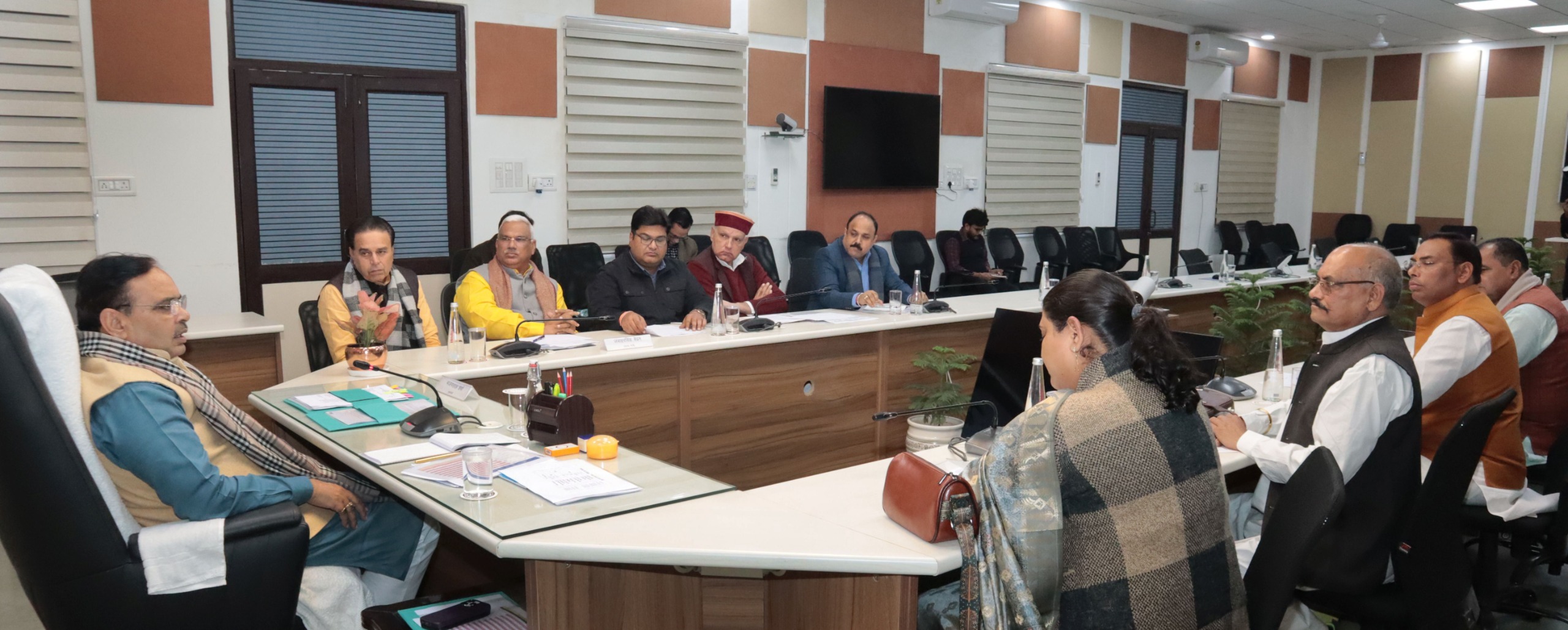 मुख्यमंत्री की भरतपुर संभाग के विधायकों के साथ बैठक —जनआकांक्षाओं को पूरा करना राज्य सरकार का लक्ष्य —विधायक सरकार और जनता के बीच अहम कड़ी -मुख्यमंत्री  भजनलाल शर्मा