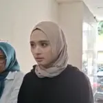 Inara Rusli Tegaskan: “Harus Patuh pada Suami” di Tengah Badai Pernikahan Siri